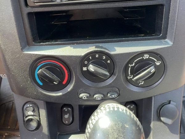 04-05 Vue Redline Temperature Control Module In Dash Heater Ac Head Unit Oem — photo 2