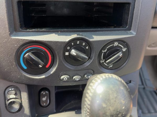 04-05 Vue Redline Temperature Control Module In Dash Heater Ac Head Unit Oem — photo 1