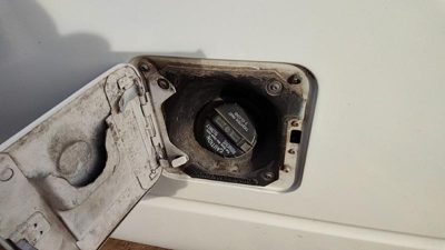 1985-2005 Gmc Safari Fuel Filler Neck Assembly With Gas Cap Oem 15550327