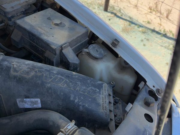 2001 Chevy S10 Blazer Windshield Washer Fluid Reservoir with Pump OEM 12362596 — photo 3