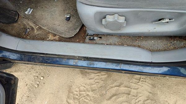 01-03 Toyota Sienna Driver Left Lower Sill Step Moulding Trim Panel Oem Gray 11 — photo 1