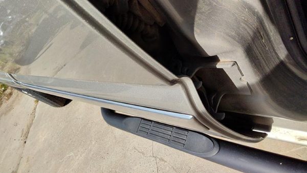 01-02 Sierra 2500 Hd Passenger Right Rear Moulding From Door Oem Back Trim Strip — photo 4