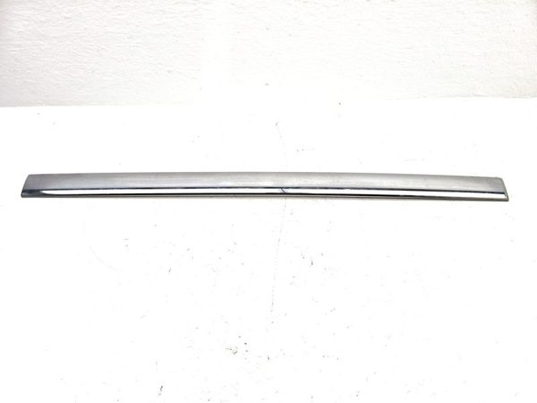 01-02 Sierra 2500 Hd Passenger Right Rear Moulding From Door Oem Back Trim Strip — photo 1