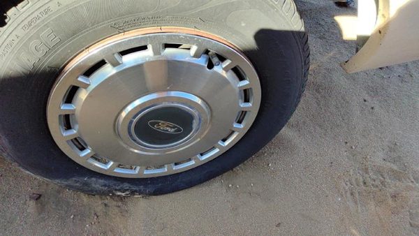 1984-1985 Ford Tempo 13 Hub Cap Wheel Cover Oem 1 E43z1130a — photo 4