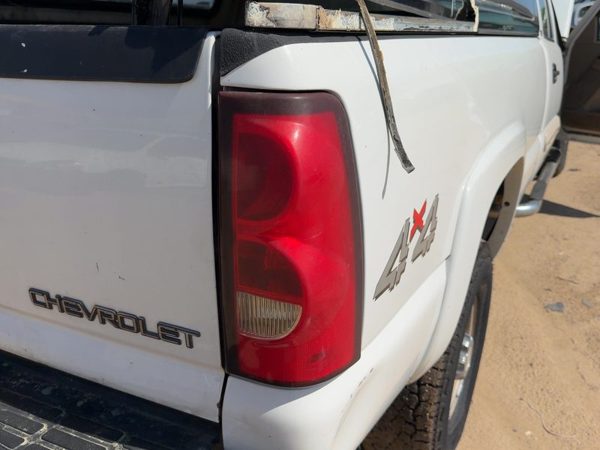 2004-2007 Chevy Silverado 2500 Passenger Right Tail Light Brake Lamp Oem Rear — photo 3