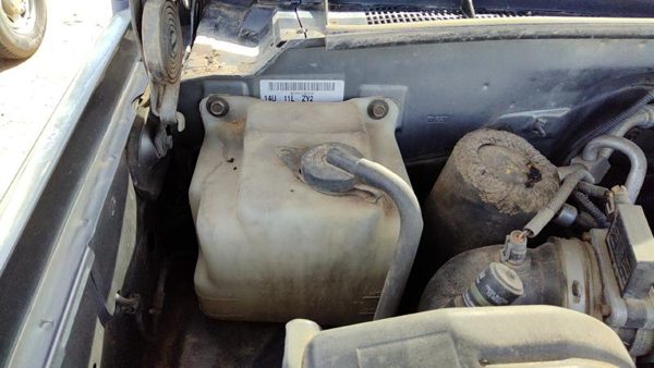 1999 Suburban 1500 Coolant Recovery Bottle Chevy — photo 1