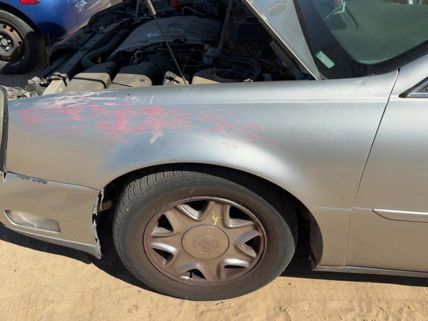 2005 Cadillac Deville Fender LH Platinum 67U — photo 3