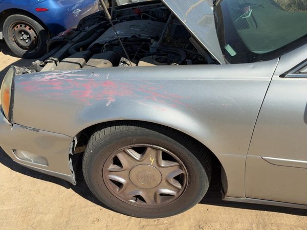 2005 Cadillac Deville Fender LH Platinum 67U — photo 1