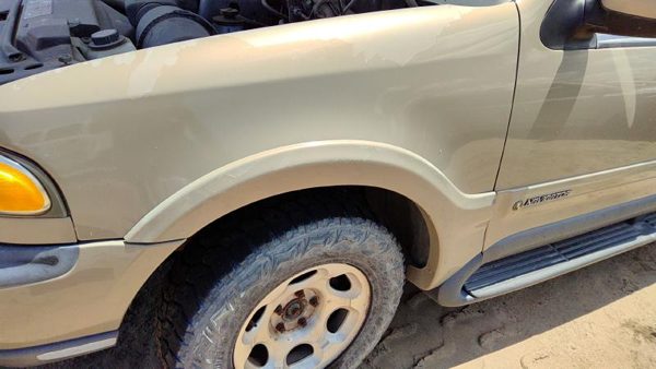 1998 Lincoln Navigator Fender LH Gold Bi — photo 6