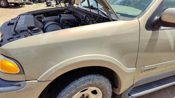 1998 Lincoln Navigator Fender LH Gold Bi — photo 5