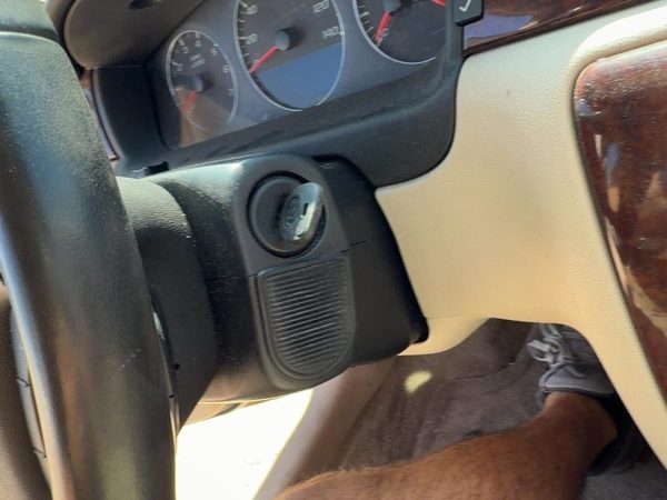 2010-2011 Chevy Impala Steering Column Assembly Oem Floor Shift Neutral 522 — photo 3