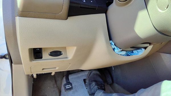 2007-2009 Nissan Altima Lower Dash Under Column Knee Bolster Trim Panel Blond C — photo 1