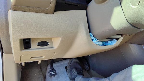 2007-2009 Nissan Altima Lower Dash Under Column Knee Bolster Trim Panel Blond C — photo 2