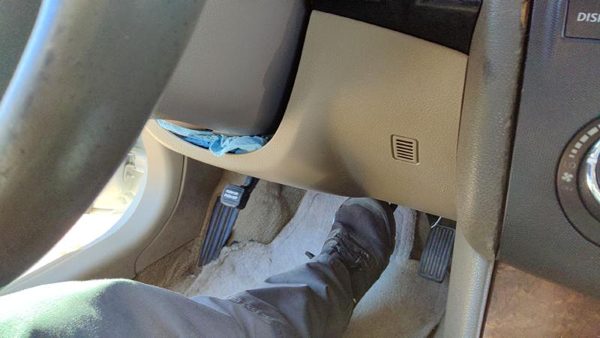 2007-2009 Nissan Altima Lower Dash Under Column Knee Bolster Trim Panel Blond C — photo 5