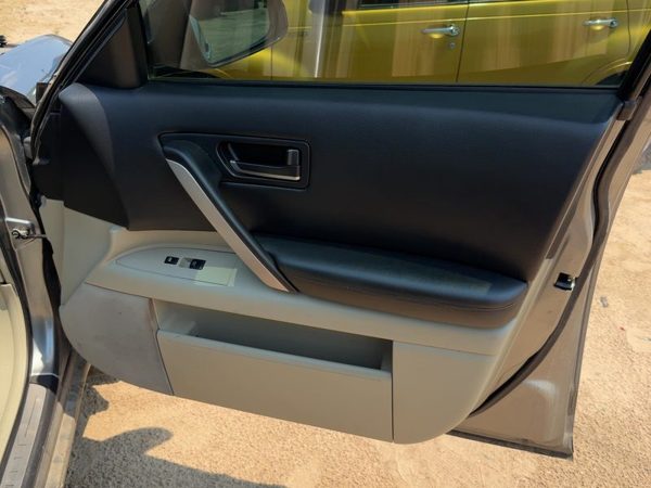 03-06 Fx45 Passenger Right Front Door Trim Panel With Switches Willow/Black S — photo 1
