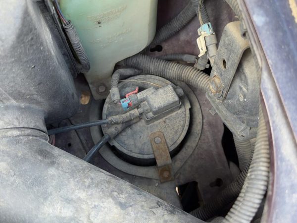 1994-1995 Olds Eighty Eight Fuel Vapor Canister Oem Charcoal Housing Royale — photo 1