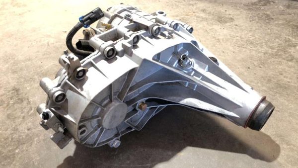 2001-2002 Sierra 2500 Hd Transfer Case Assembly Oem 4X4 Tcase Recently Rebuilt — photo 1