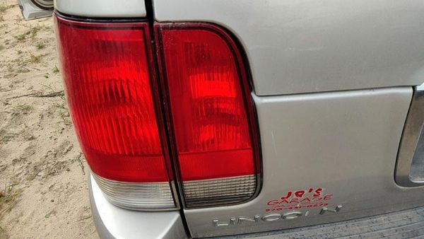 2003-2005 Lincoln Aviator Driver Left Inner Tail Light Oem Brake Lamp Rear — photo 2