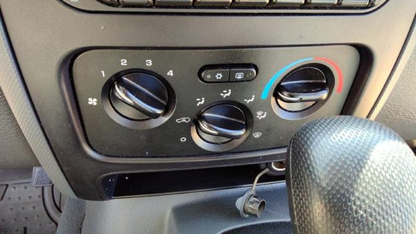 2004-07 Jeep Liberty Temperature Control Module In Dash Heater Ac Head Unit Oem — photo 3