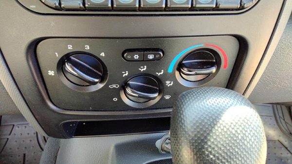 2004-07 Jeep Liberty Temperature Control Module In Dash Heater Ac Head Unit Oem — photo 4