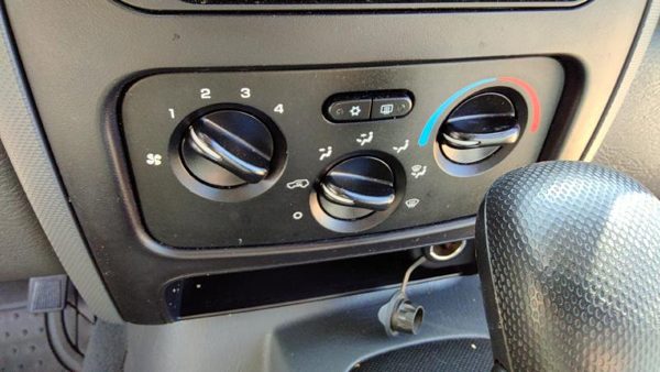 2004-07 Jeep Liberty Temperature Control Module In Dash Heater Ac Head Unit Oem — photo 1
