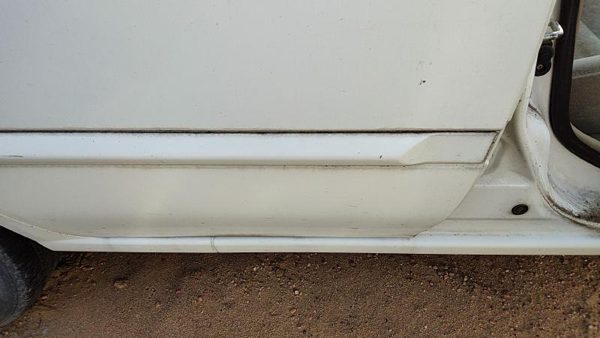00-03 Sentra Passenger Right Rear Moulding From Door Back Trim Strip White Qm1 — photo 4