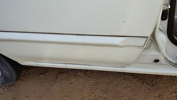 00-03 Sentra Passenger Right Rear Moulding From Door Back Trim Strip White Qm1 — photo 5