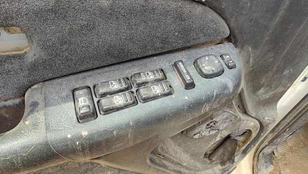 01-02 Silverado 2500 Hd Driver Left Front Power Window Master Control Switch — photo 1