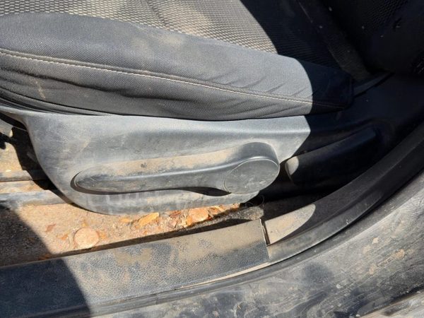 2014 Nissan Sentra Seat Track LH Charcoal G — photo 2