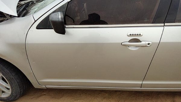 2012 Ford Fusion Front Door LH Silver Ux — photo 3