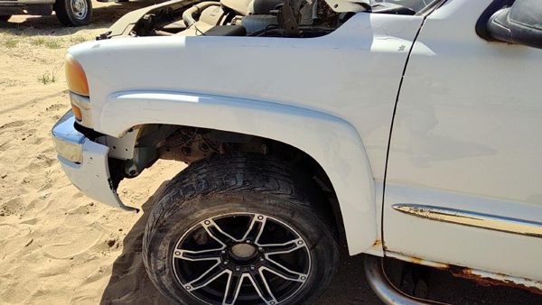 2005 GMC Sierra Fender LH 1500 Hd White 50U — photo 3