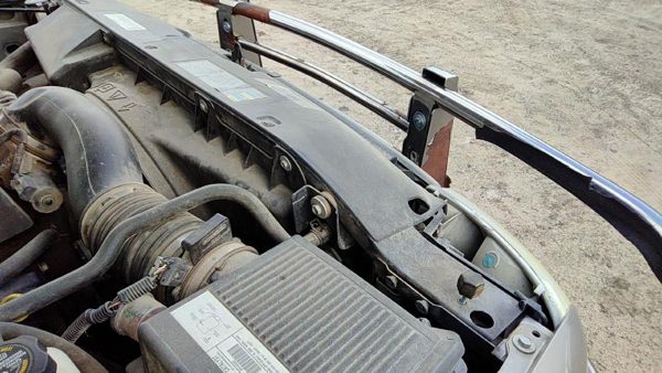 2002 GMC Sierra 2500 HD Radiator Support — photo 2