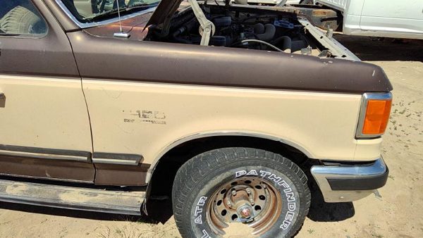 1988 Ford F150 Fender RH Brown Dent — photo 2