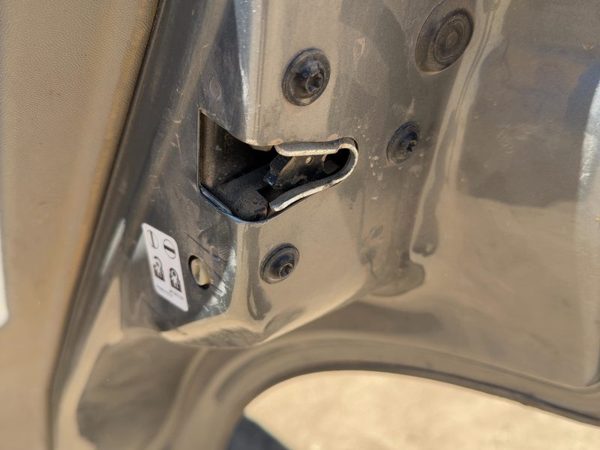 2004-2006 Cadillac Srx Passenger Right Rear Door Latch With Rods/Cables Oem Back — photo 2