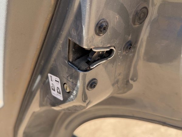 2004-2006 Cadillac Srx Passenger Right Rear Door Latch With Rods/Cables Oem Back — photo 3