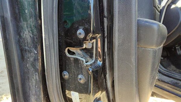 2006-2012 Ford Fusion Driver Left Front Door Latch With Rods/Cables Oem — photo 1