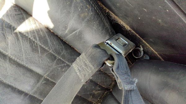 91-94 Chevy S10 Blazer Driver Left Front Seat Belt Buckle Receiver Oem Black — photo 4