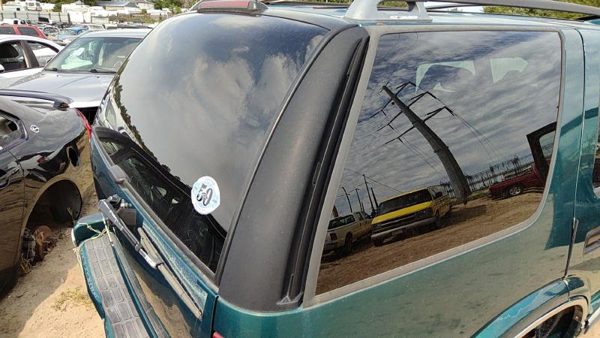 1995-1997 S10 Blazer Passenger Right Rear Moulding On Quarter Panel Oem — photo 3