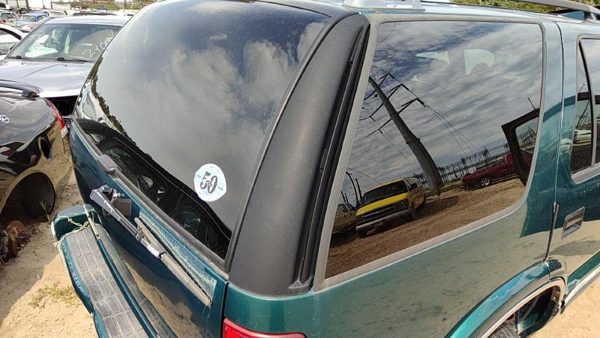 1995-1997 S10 Blazer Passenger Right Rear Moulding On Quarter Panel Oem — photo 2