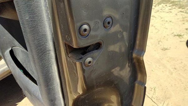2002-2004 Jeep Liberty Passenger Right Front Door Latch With Rods/Cables Oem — photo 2