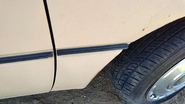 1984-1987 Ford Tempo Passenger Right Moulding From Fender Oem Trim Strip Tan — photo 3
