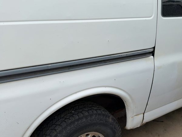 2002 Chevy Express Van 2500 Passenger Right Rear Moulding On Quarter Panel Oem — photo 2