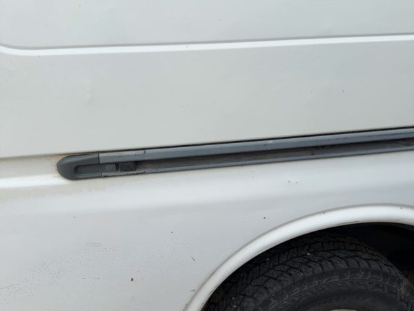 2002 Chevy Express Van 2500 Passenger Right Rear Moulding On Quarter Panel Oem — photo 3