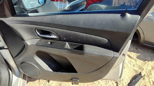 13-14 Chevy Cruze Passenger Right Front Door Trim Panel With Switches Black Afo — photo 2