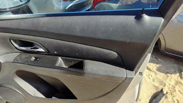 13-14 Chevy Cruze Passenger Right Front Door Trim Panel With Switches Black Afo — photo 3