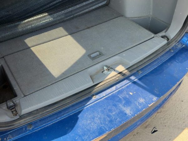 2002-2007 Saturn Vue Cargo Hatch Step Plate Sill Trim Panel Gray 17D — photo 1