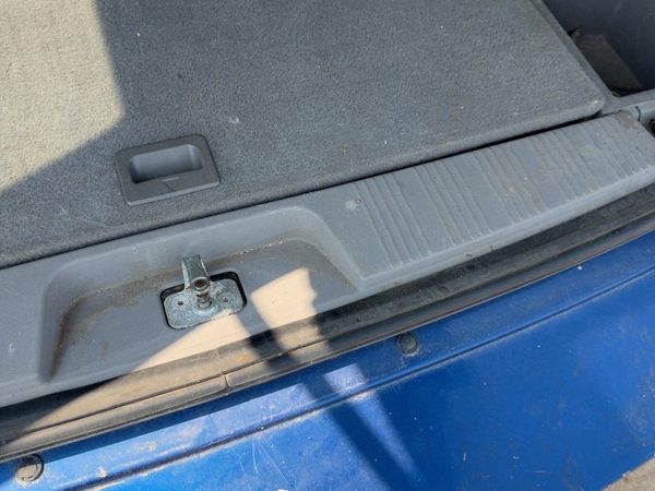 2002-2007 Saturn Vue Cargo Hatch Step Plate Sill Trim Panel Gray 17D — photo 5