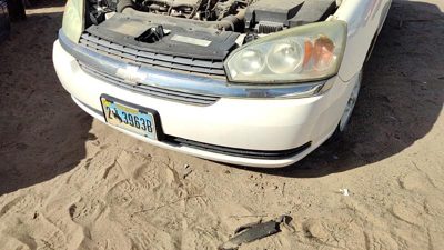 2004-2005 Chevy New Style Malibu Front Bumper Cover Assembly Oem White 40U