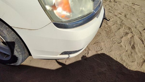 2004-2005 Chevy New Style Malibu Front Bumper Cover Assembly Oem White 40U — photo 6
