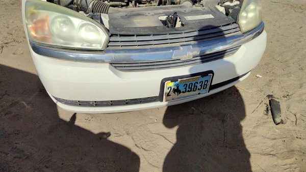 2004-2005 Chevy New Style Malibu Front Bumper Cover Assembly Oem White 40U — photo 5